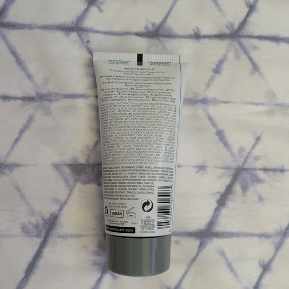 🌸 REN Clean Skincare Evercalm Gentle Cleansing Milk NIB 1.7oz Travel Size - Picture 2 of 6